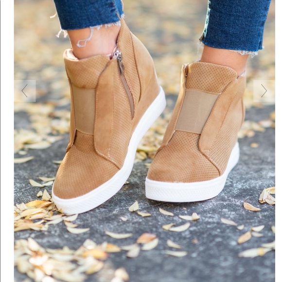 Shoes - ⭐️ 5 STAR ⭐️ Khaki Vegan Suede Wedge Sneaker